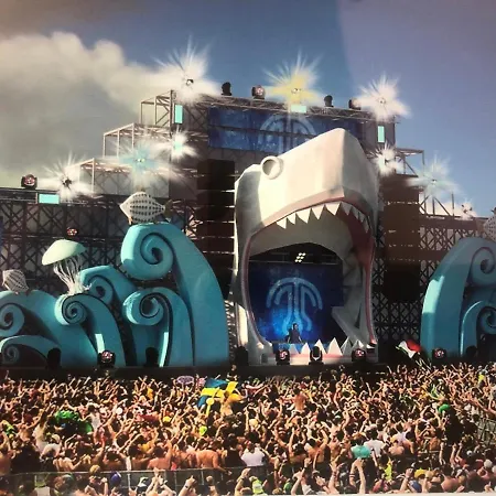 Apto Poseidon Con Parking En Edificio Subterraneo Apartament