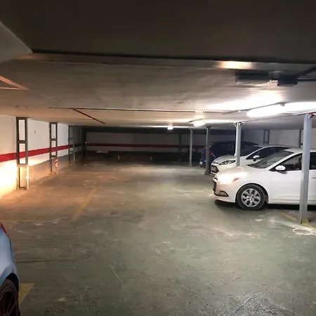 Edificio Poseidón Con Parking Subterraneo En Edificio
